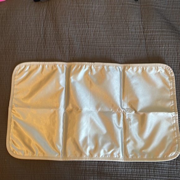 Ju-Ju-Be Light Changing Pad - Perky Perennials - Picture 4 of 4